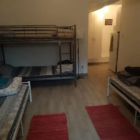 Apartment Mieszkanie #3 - Kawalerka Z Kuchnia I Lazienka 1-4 Osoby, To Jeden Pokoj-kawalerka Krakow