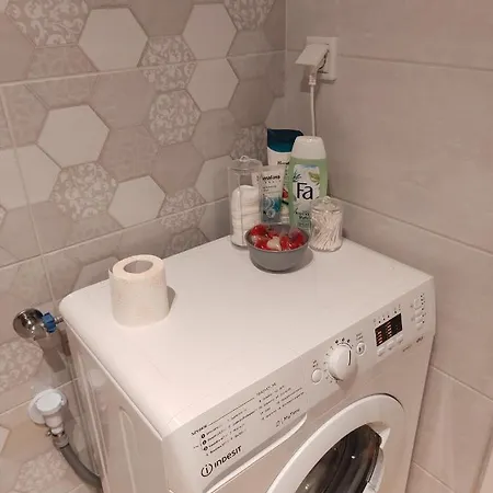 Mieszkanie #3 - Kawalerka Z Kuchnia I Lazienka 1-4 Osoby, To Jeden Pokoj-kawalerka Apartment *